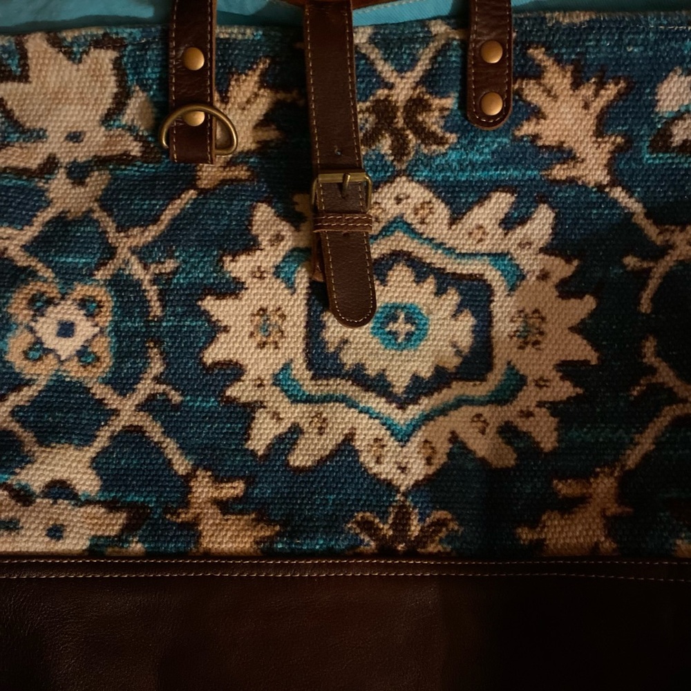 Myra Weekender - Picture 2 of 9